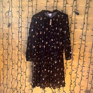 NWT size medium Velvet by Graham & Spencer
Leslie Floral Smocked-Waist D…